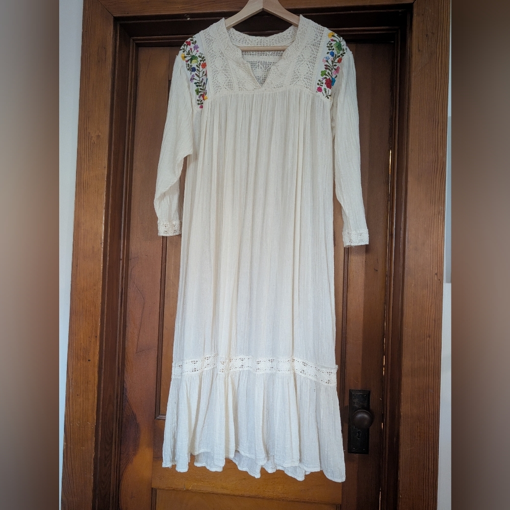 Maxi Embroidery Hippie cream gauze Dress Freesize Like New Vintage